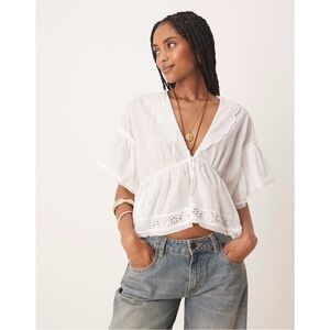 Millibon Cotton Eyelet Embroidered Collared Cropped Top L